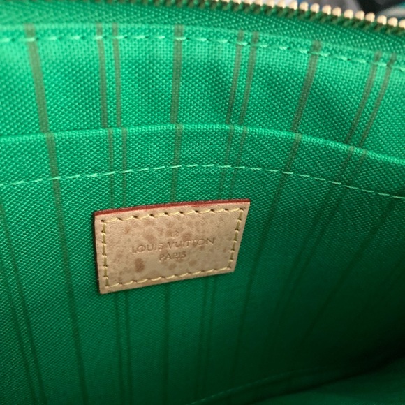 Louis Vuitton Hawaiian Limited Edition Wristlet 2017 - Picture 5 of 11